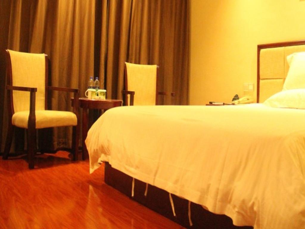 Greentree Inn Guangzhou Panyu Chimelong Happy World Business Hotel Екстер'єр фото
