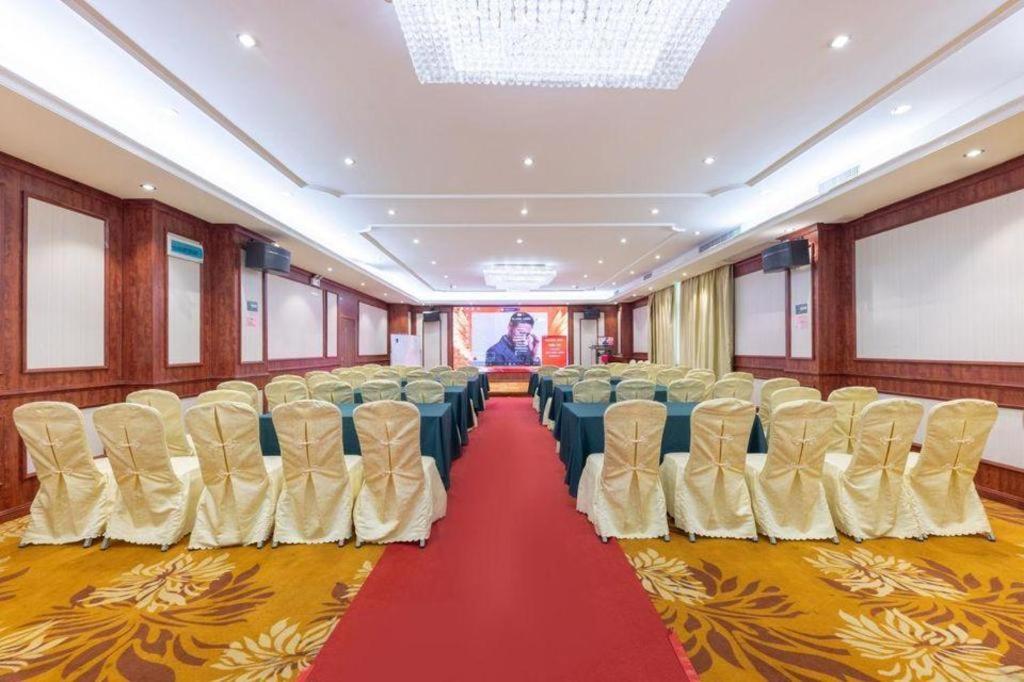 Greentree Inn Guangzhou Panyu Chimelong Happy World Business Hotel Екстер'єр фото